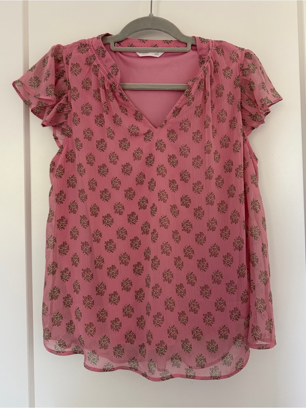 LC Lauren Conrad Rose-Pink Floral V-Neck Flutter Sleeve Blouse